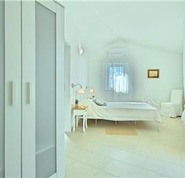 4 bedroom villa with pool near Sveti Lovrec, sleeps 8
